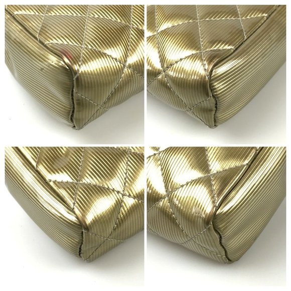 CHANEL Matelasse Golden Patent Leather Pouch - Picture 5 of 12